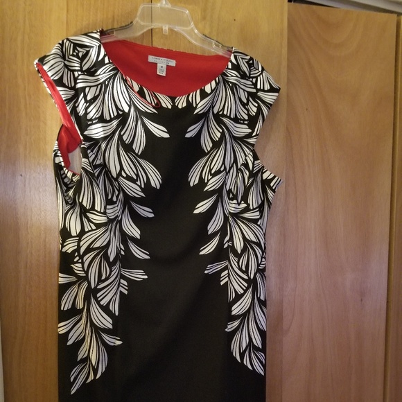 Dress - Picture 2 of 6